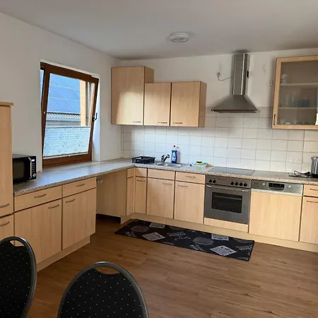 Schoene Vollausgestattete 4 Mit Terrasse Und Garten In Hannover Lejlighed Sehnde