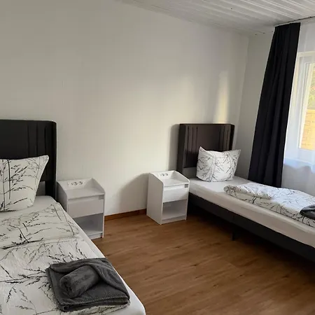 Schoene Vollausgestattete 4 Mit Terrasse Und Garten In Hannover Lejlighed Sehnde