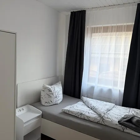 Lejlighed Schoene Vollausgestattete 4 Mit Terrasse Und Garten In Hannover *